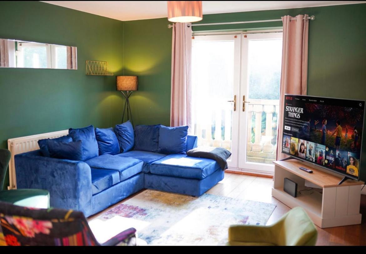 Villa House Of Kaima - 6 Bed Detached à Dewsbury Extérieur photo